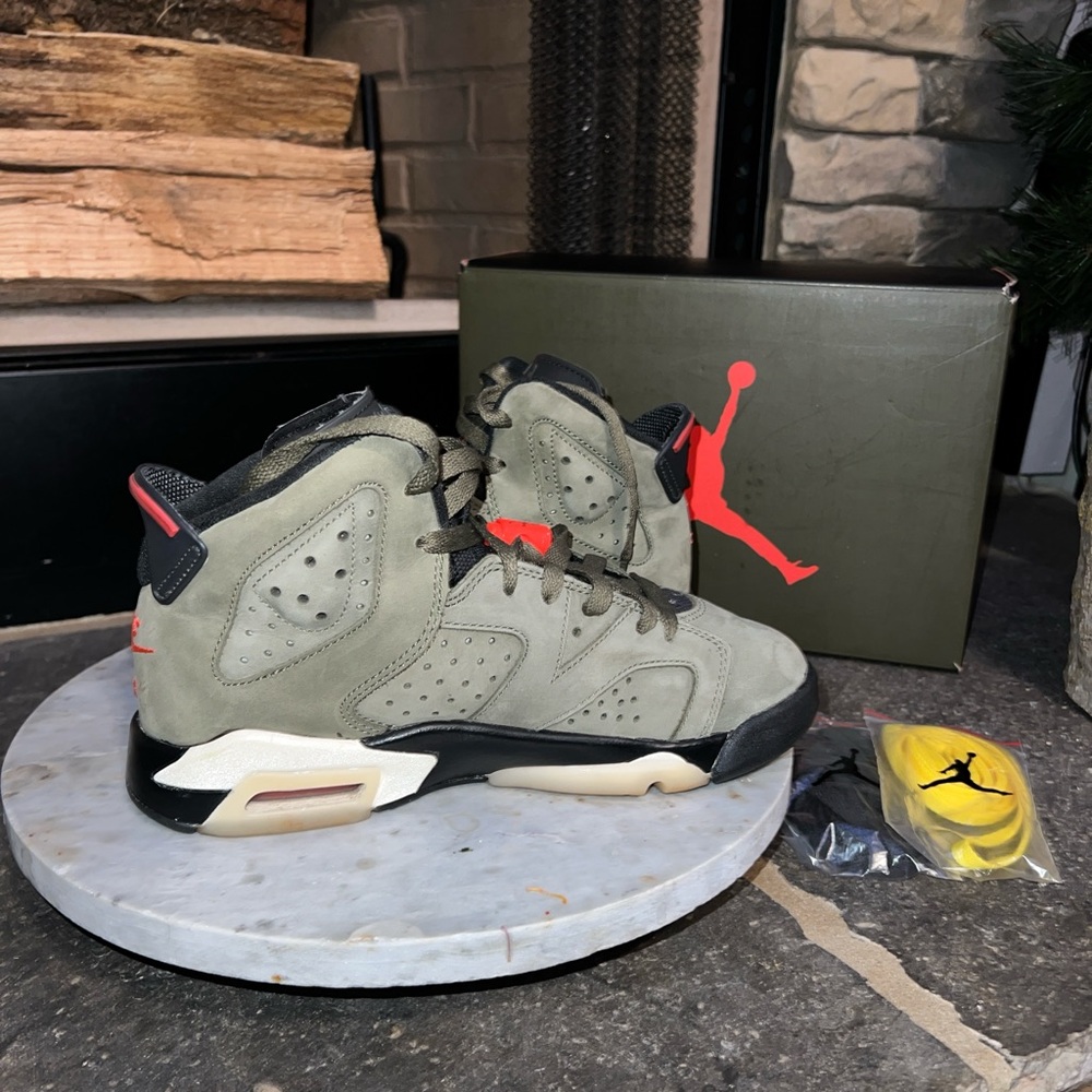 JORDAN 6 GS - Picture 3 of 8